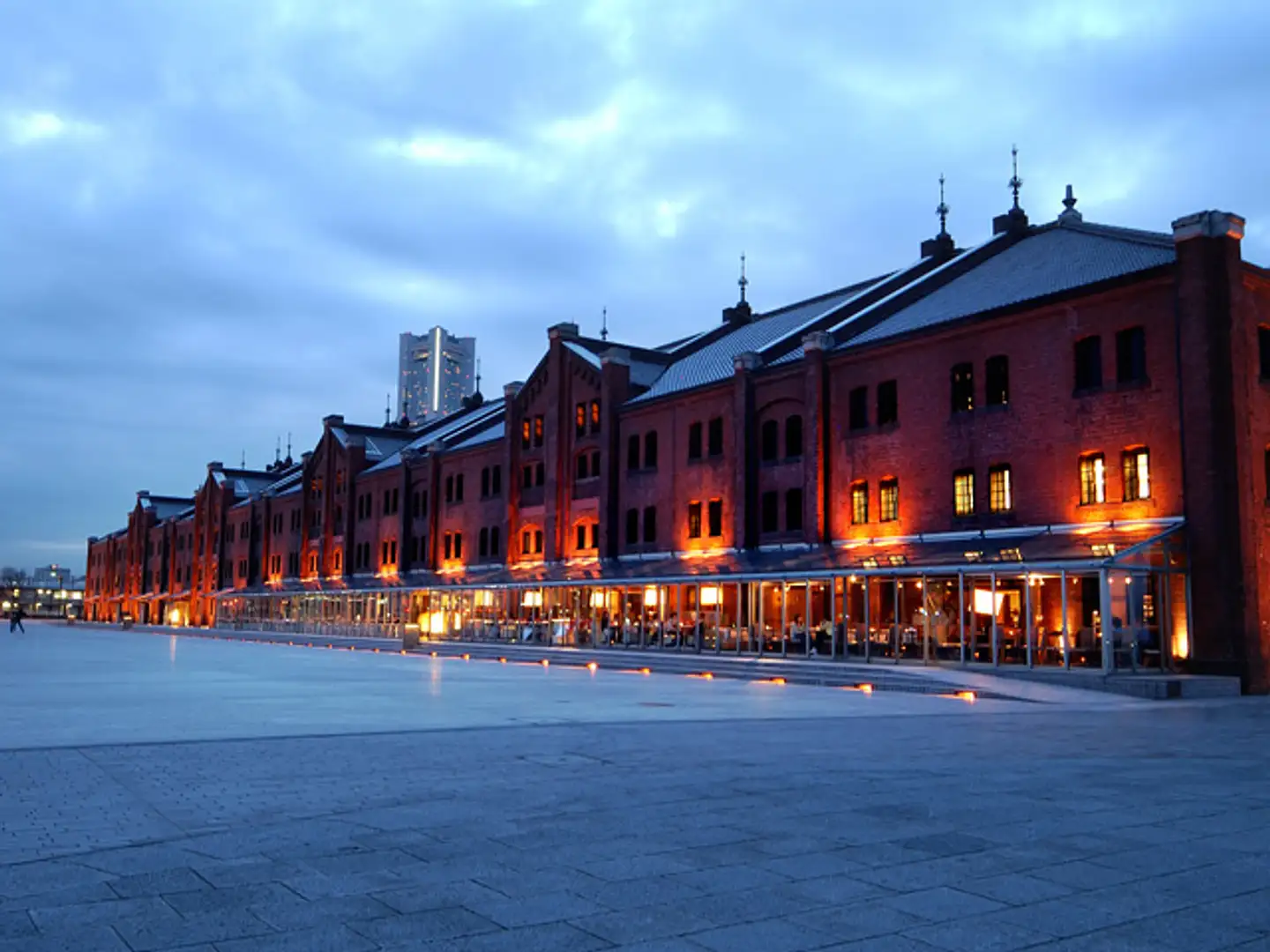 横浜赤レンガ倉庫 | スポット一覧 | かながわ 横浜観光ならアット