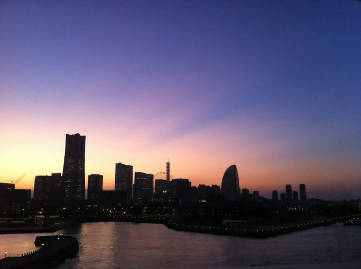 みなとみらいの夕景