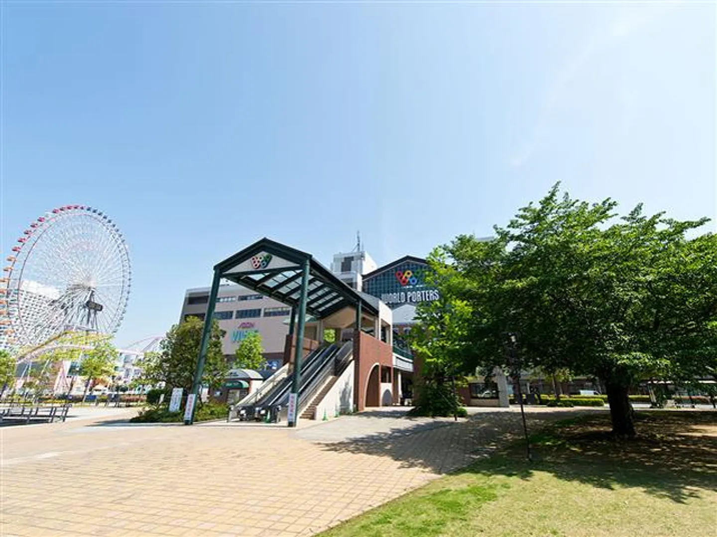 約160のお店が揃う