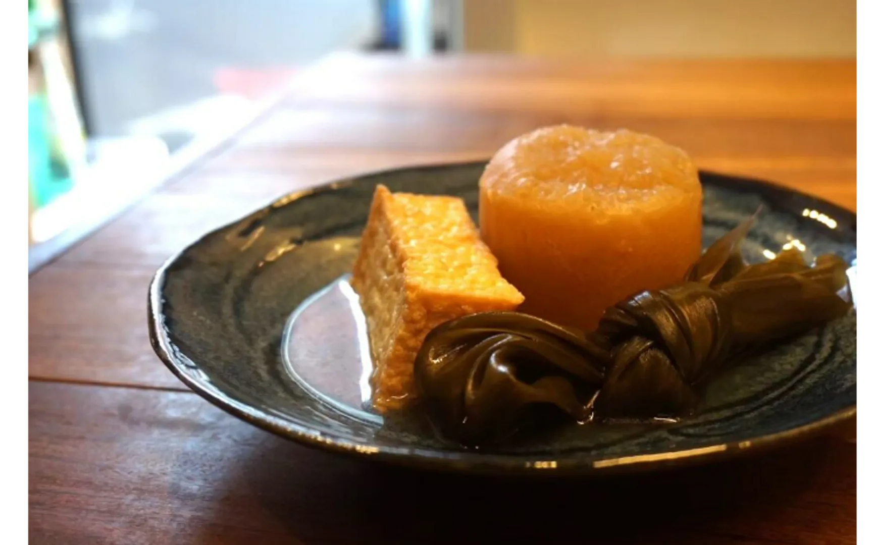 お出汁の効いた名物おでん
