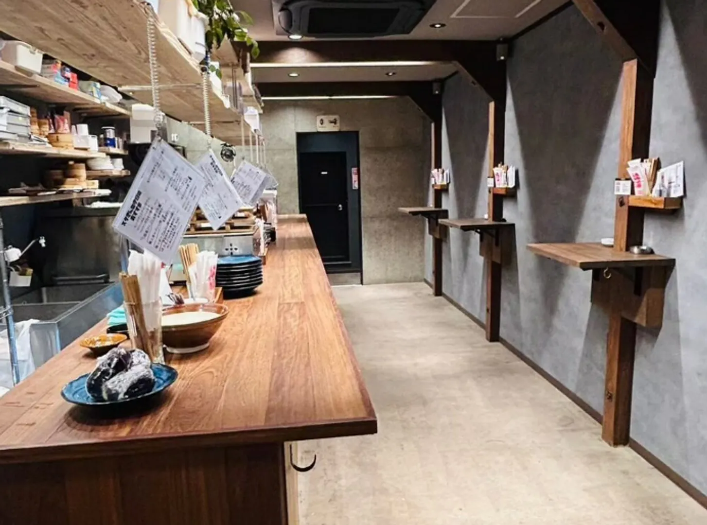 古民家を改装したおしゃれな店内