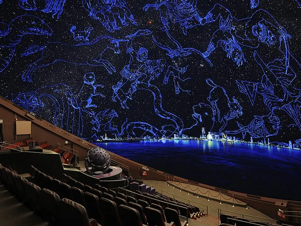 宇宙劇場(プラネタリウム)