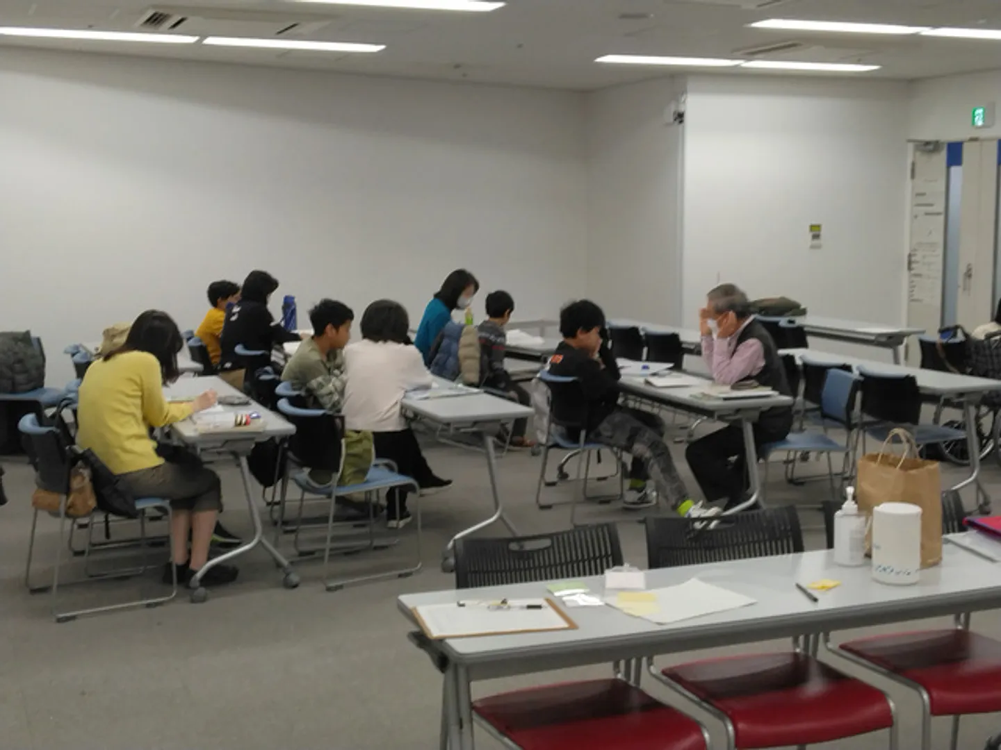 高津市民館「多文化子ども塾」の様子