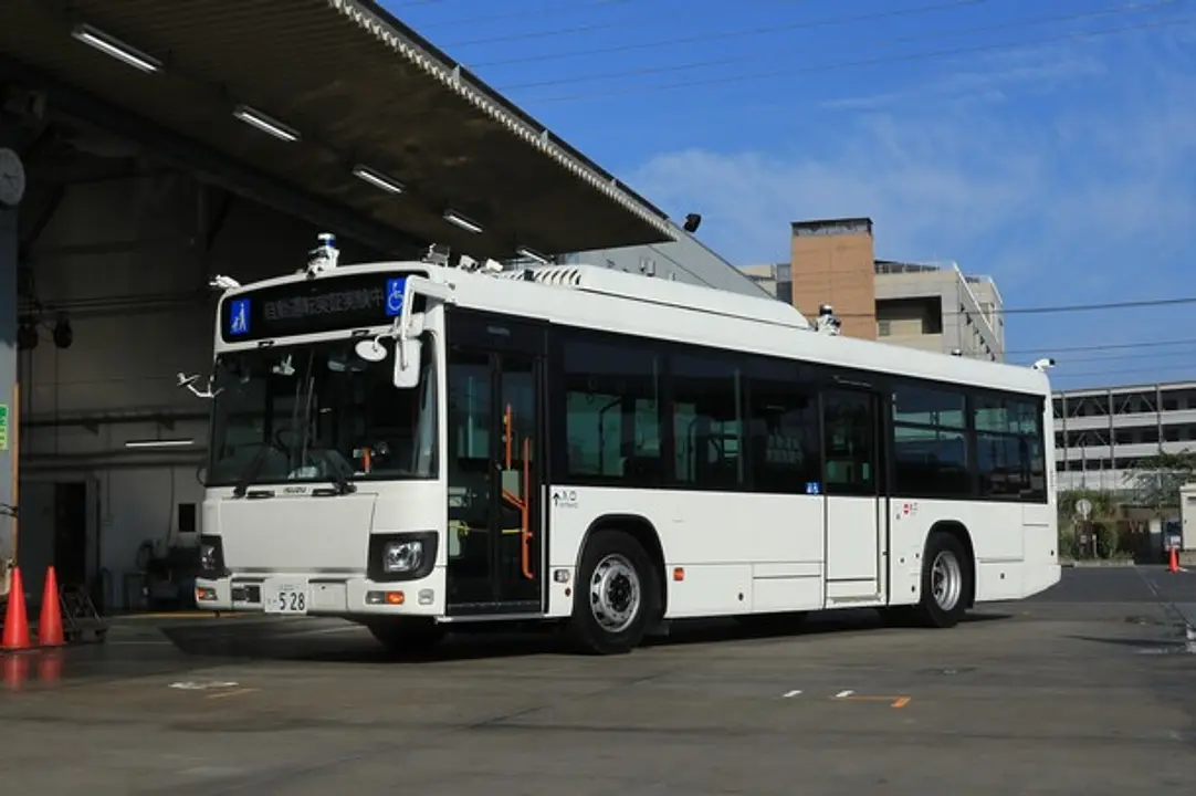 川崎市大型バスエルガ