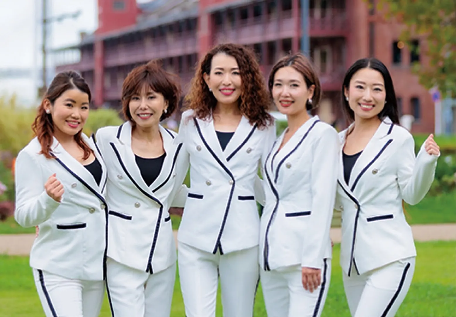 横濱シスターズのメンバー＝提供