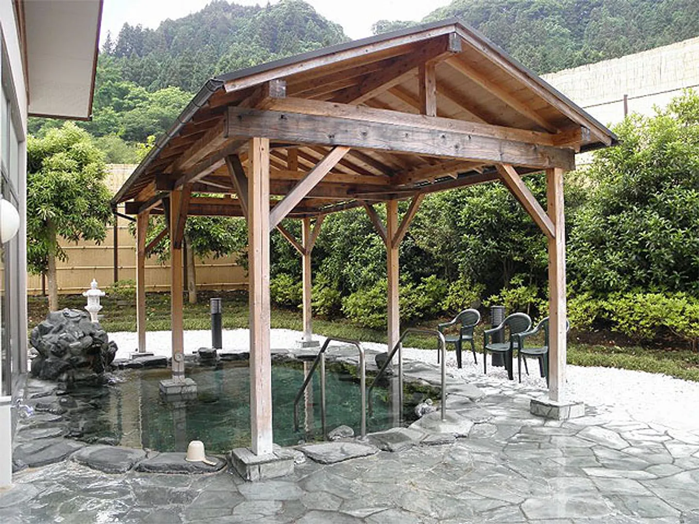 いやしの湯 露天風呂