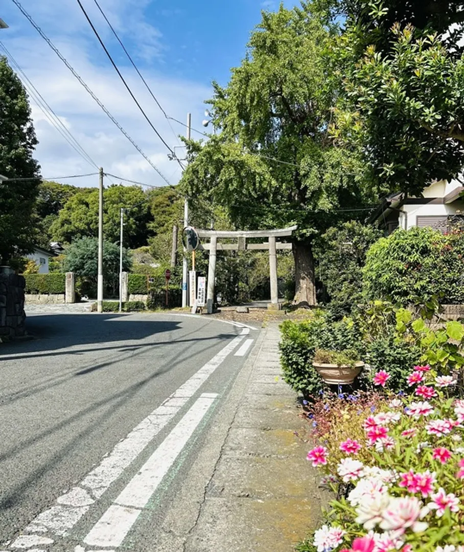 西小磯の白岩神社