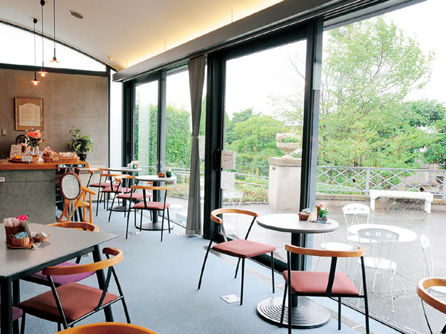 外交官の家に併設したテラス付きの喫茶