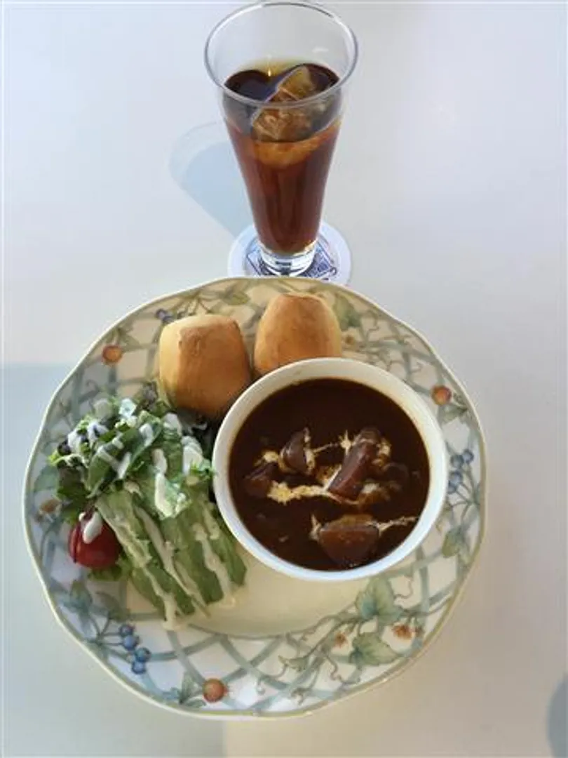 ビーフシチュープレート(ドリンク付き)