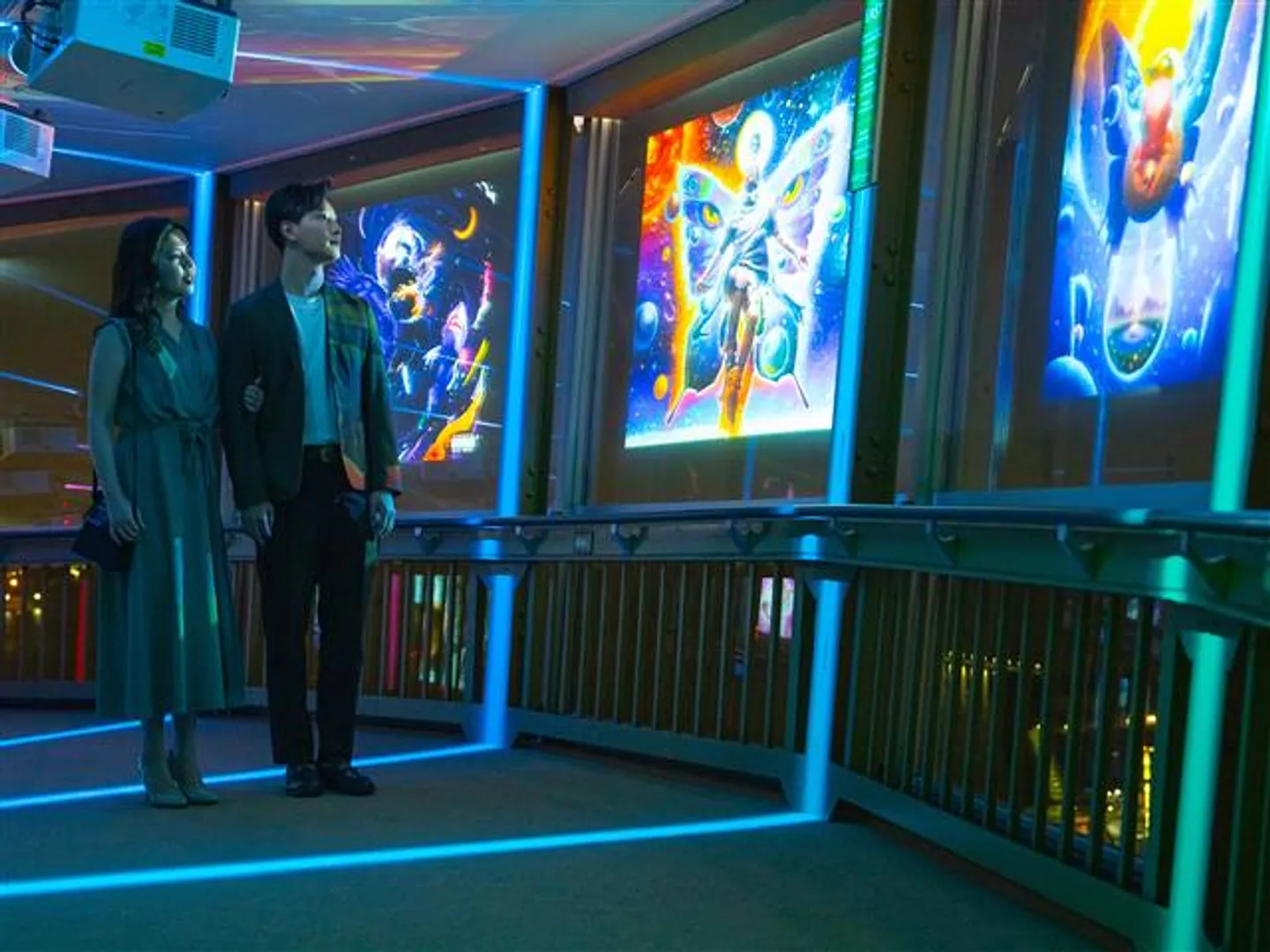 アートも楽しめる30階展望フロアのメディアアートギャラリー