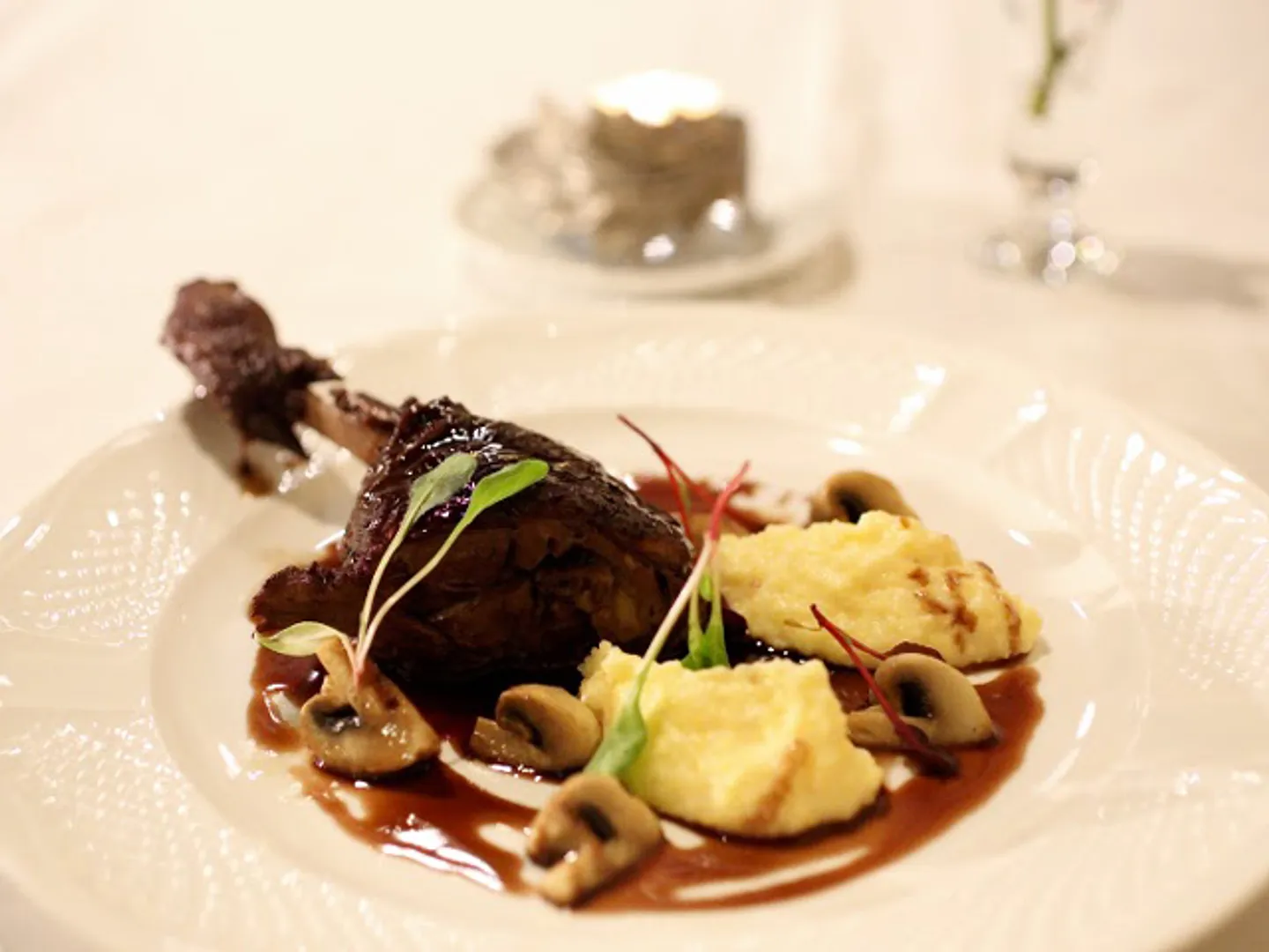 コース肉料理 鴨の赤ワイン煮込み