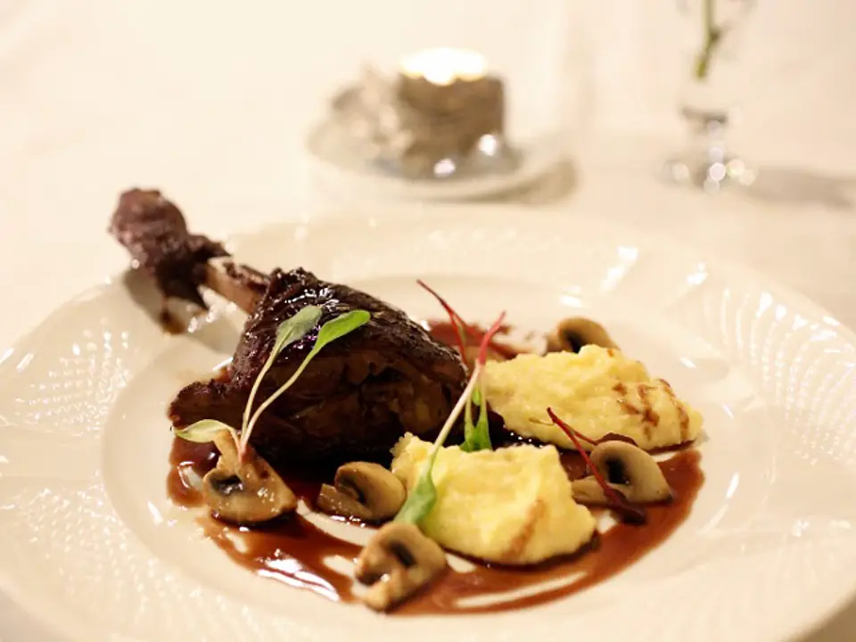 コース肉料理 鴨の赤ワイン煮込み