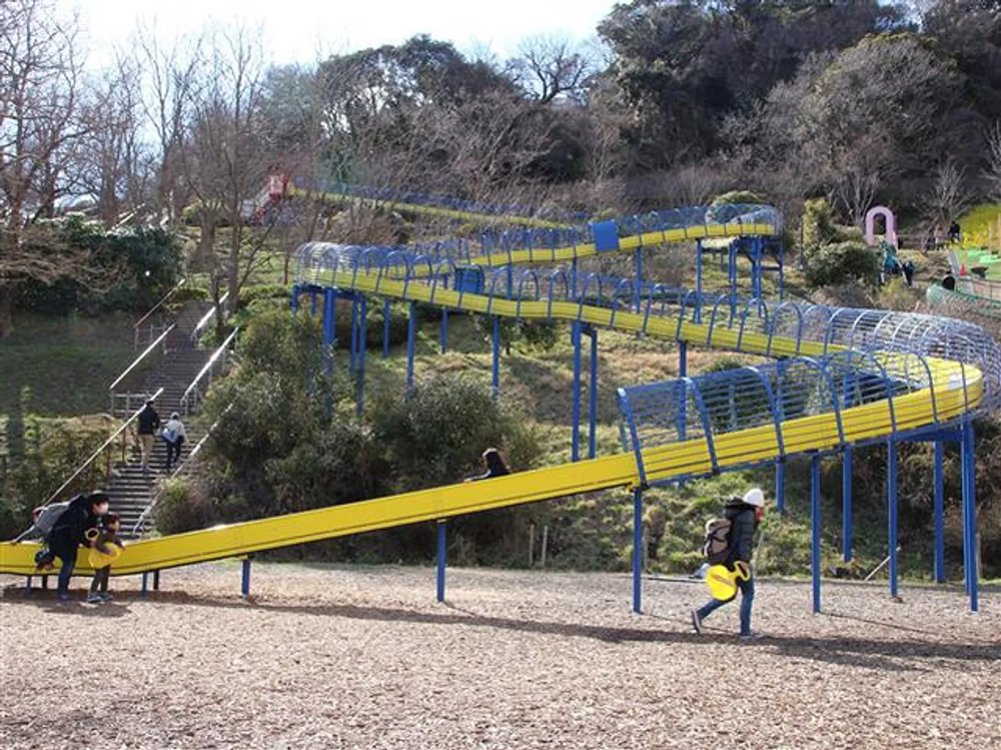 約100mのローラーすべり台