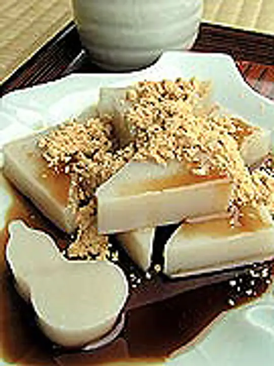 見た目も楽しい形に型抜きされた久寿餅