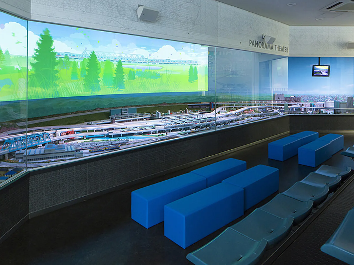 パノラマシアター(昼)で電車の歴史を