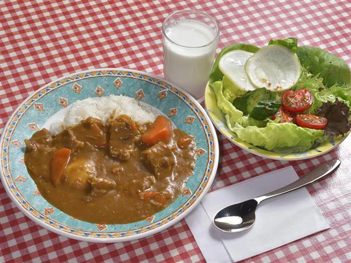 よこすか海軍カレーセット(サラダ・牛乳付き)