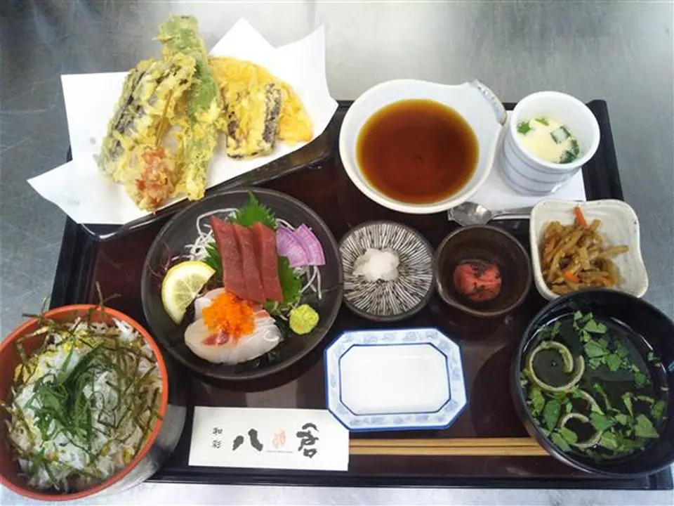 刺身と天ぷらの八倉御膳
