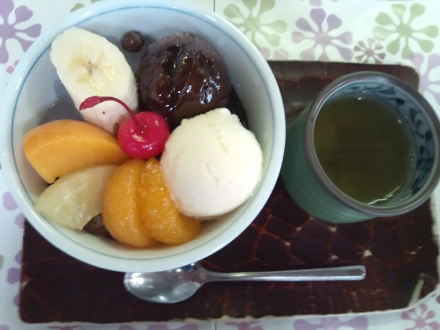 クリームあんみつ