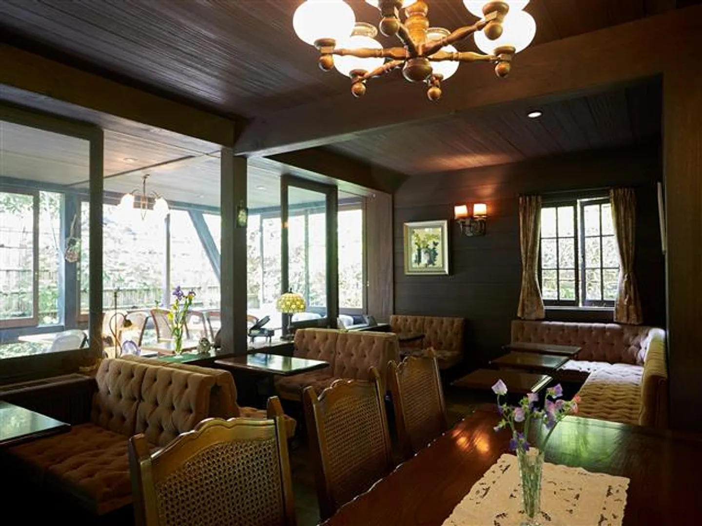 優雅な雰囲気が漂う店内