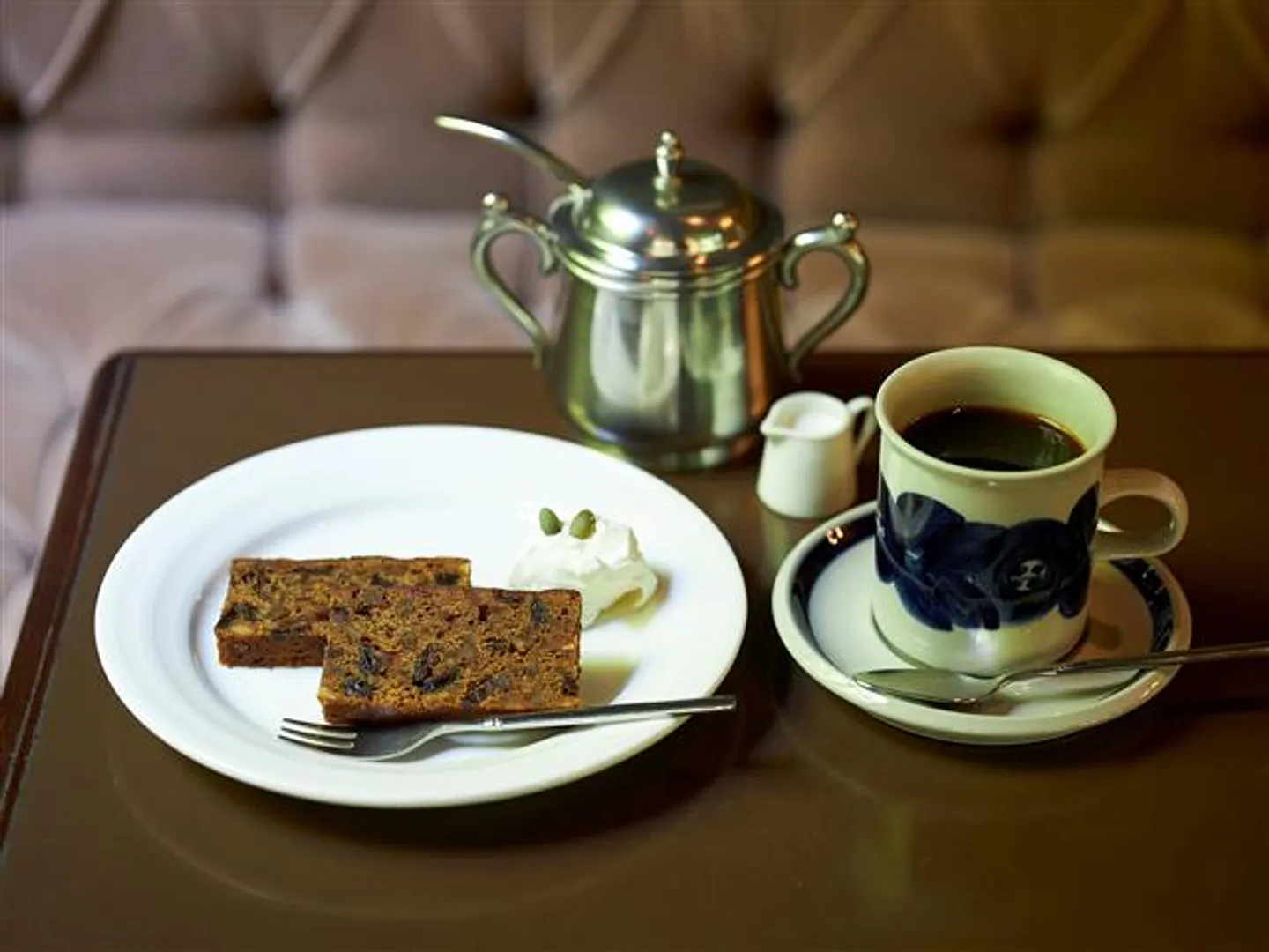 名物の「フルーツケーキ」と「ブレンド」