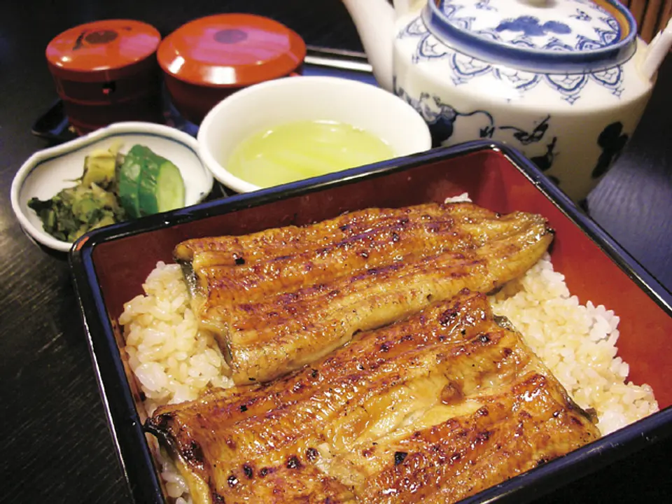 著名人も通った鰻の老舗