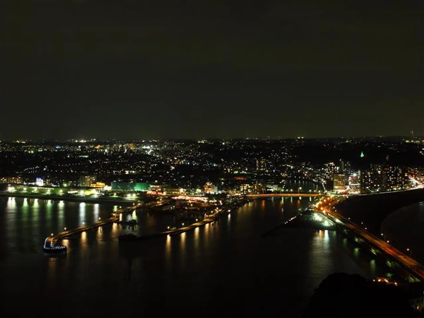 展望室からの湘南夜景