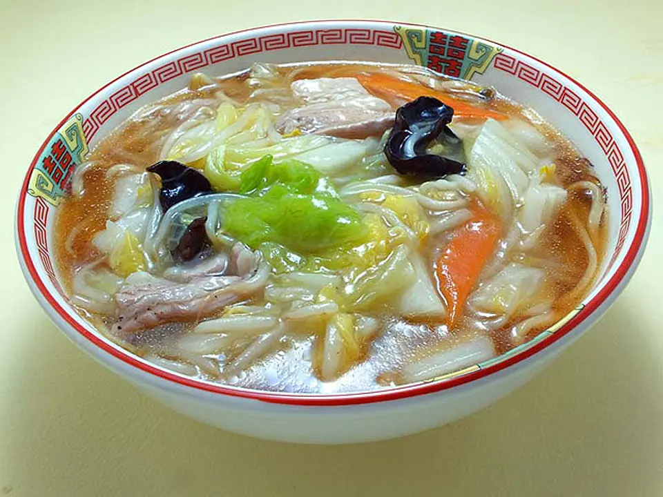 サンマーメンはとろりあんがたっぷりかかったご当地ラーメン