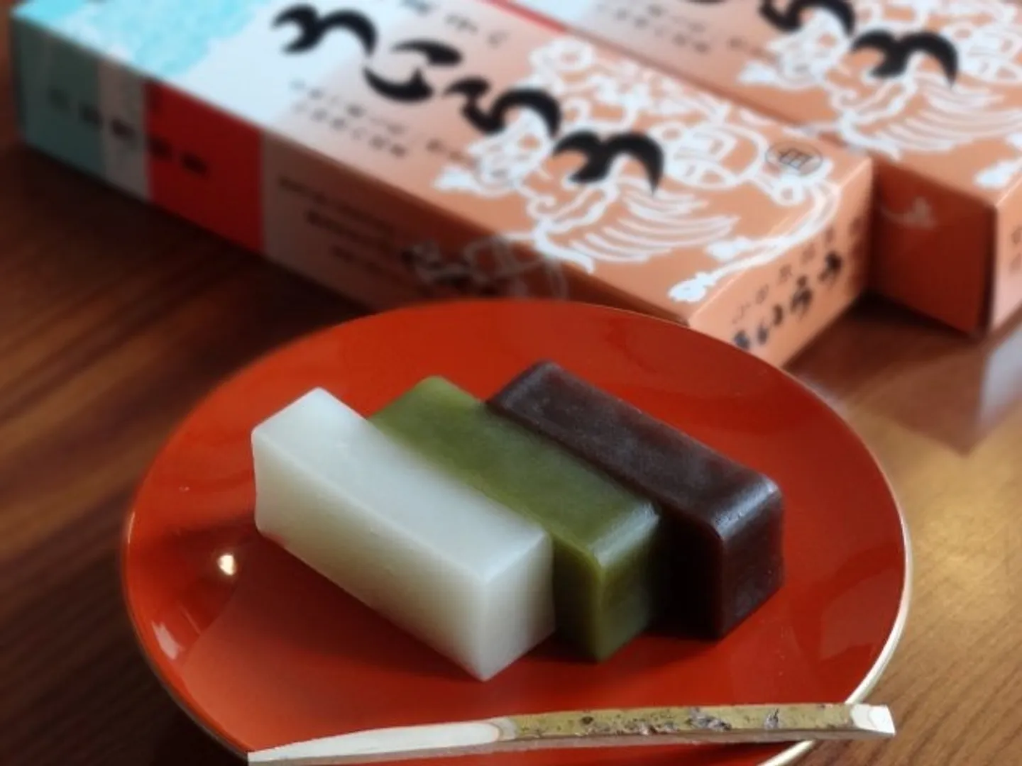 お菓子のういろう(白砂糖、抹茶、小豆、黒砂糖、栗)