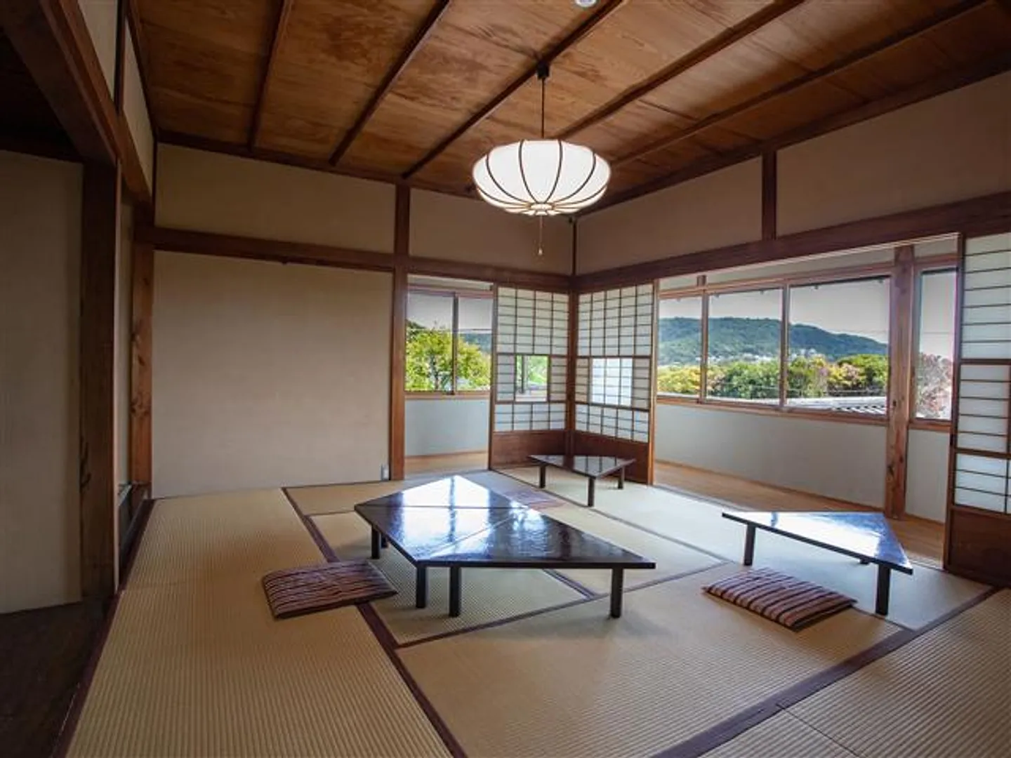 山口蓬春記念館 主屋2階 内観