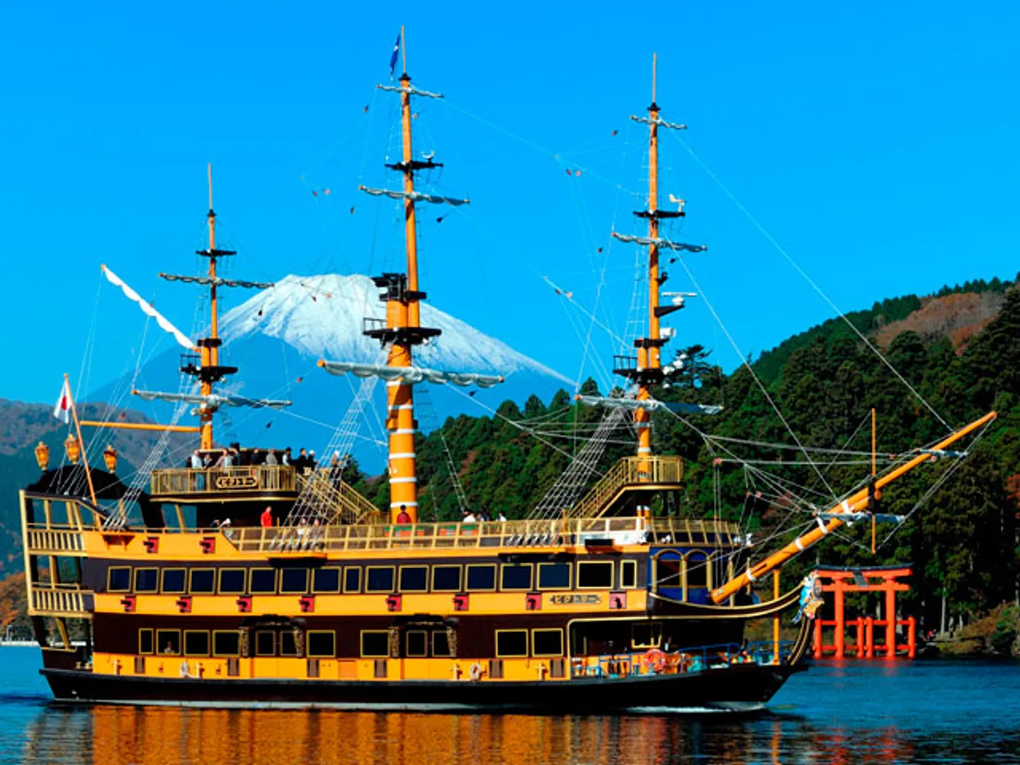 箱根海賊船「ビクトリー」