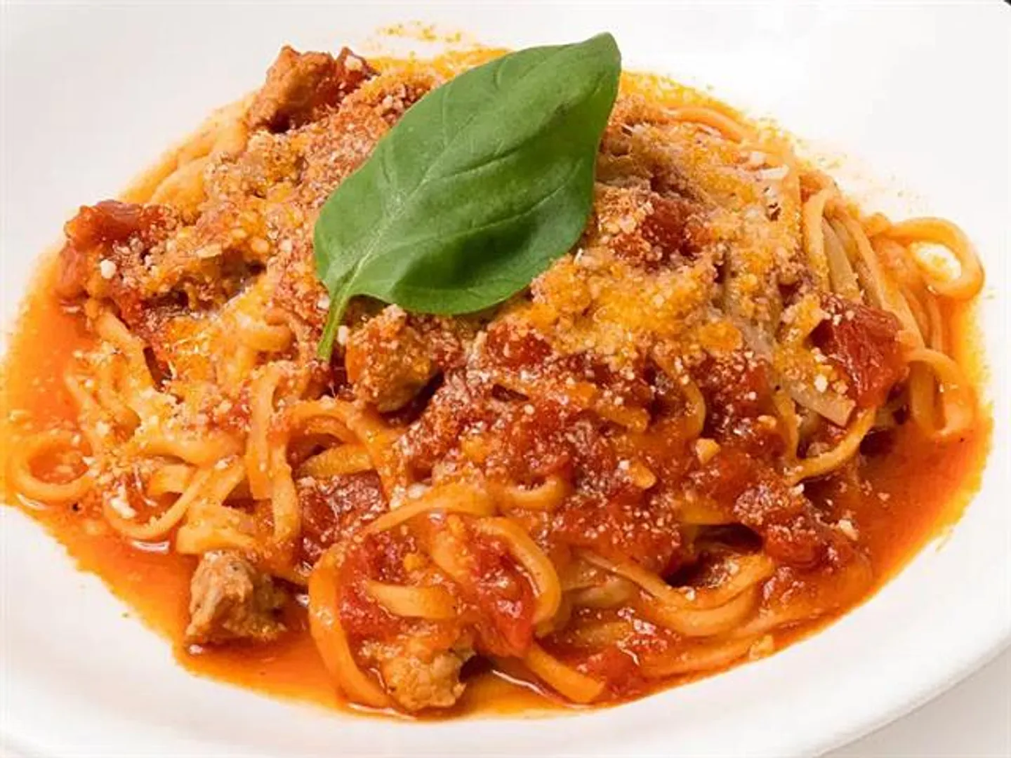 サルシッチャ入りトマトバスタ