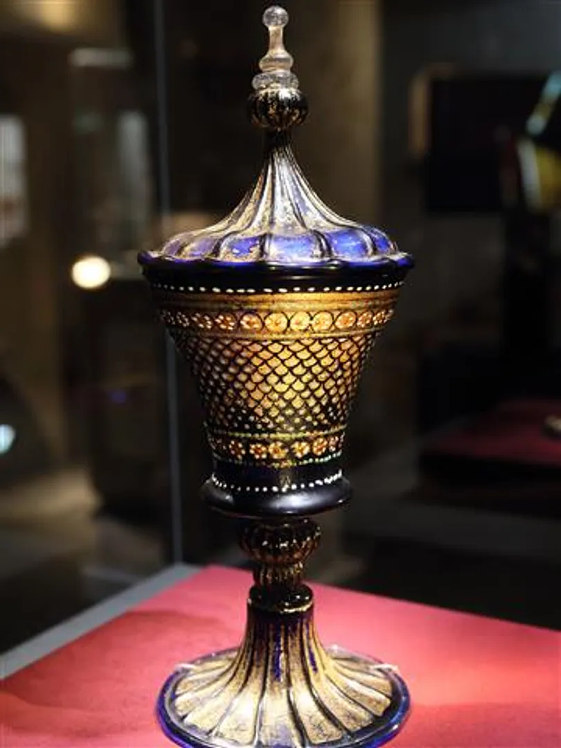 点彩花文蓋付ゴブレット 1500年頃 ヴェネチア