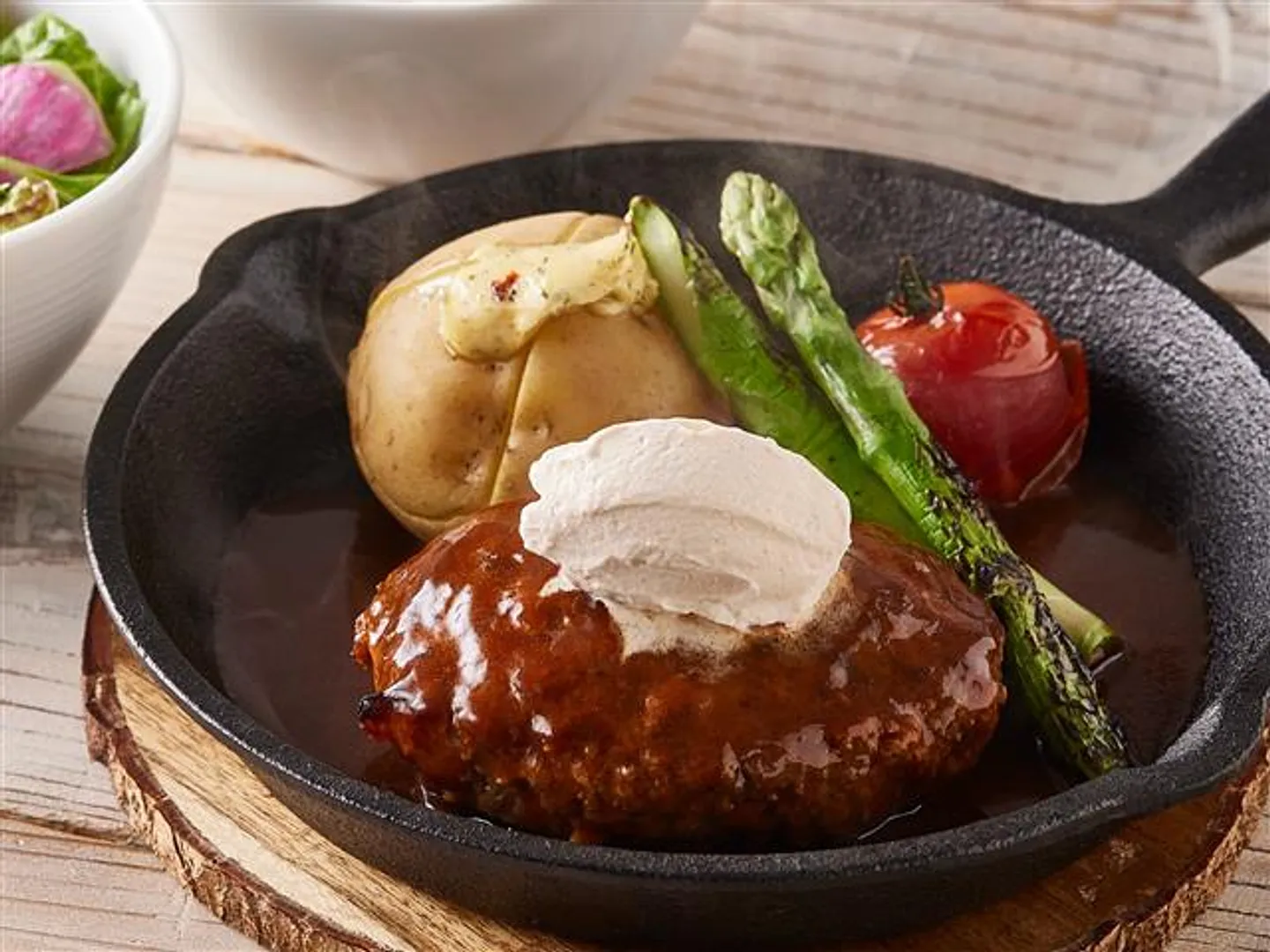 炭火焼きデミグラスハンバーグ