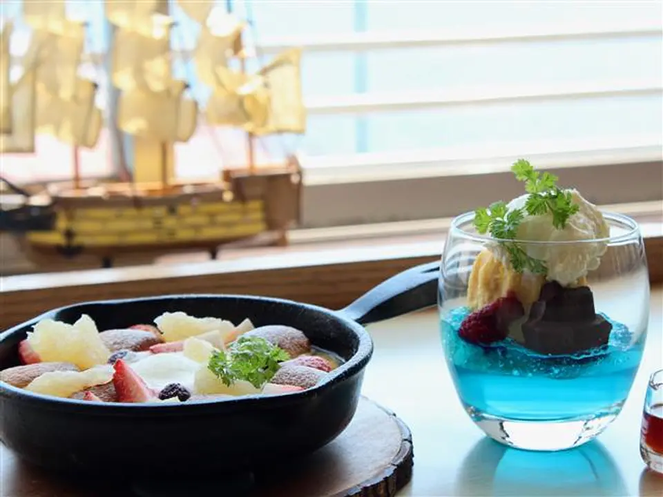 「スキレットスモア×ブレッドプディング」と「御殿たまごの濃厚プリン」