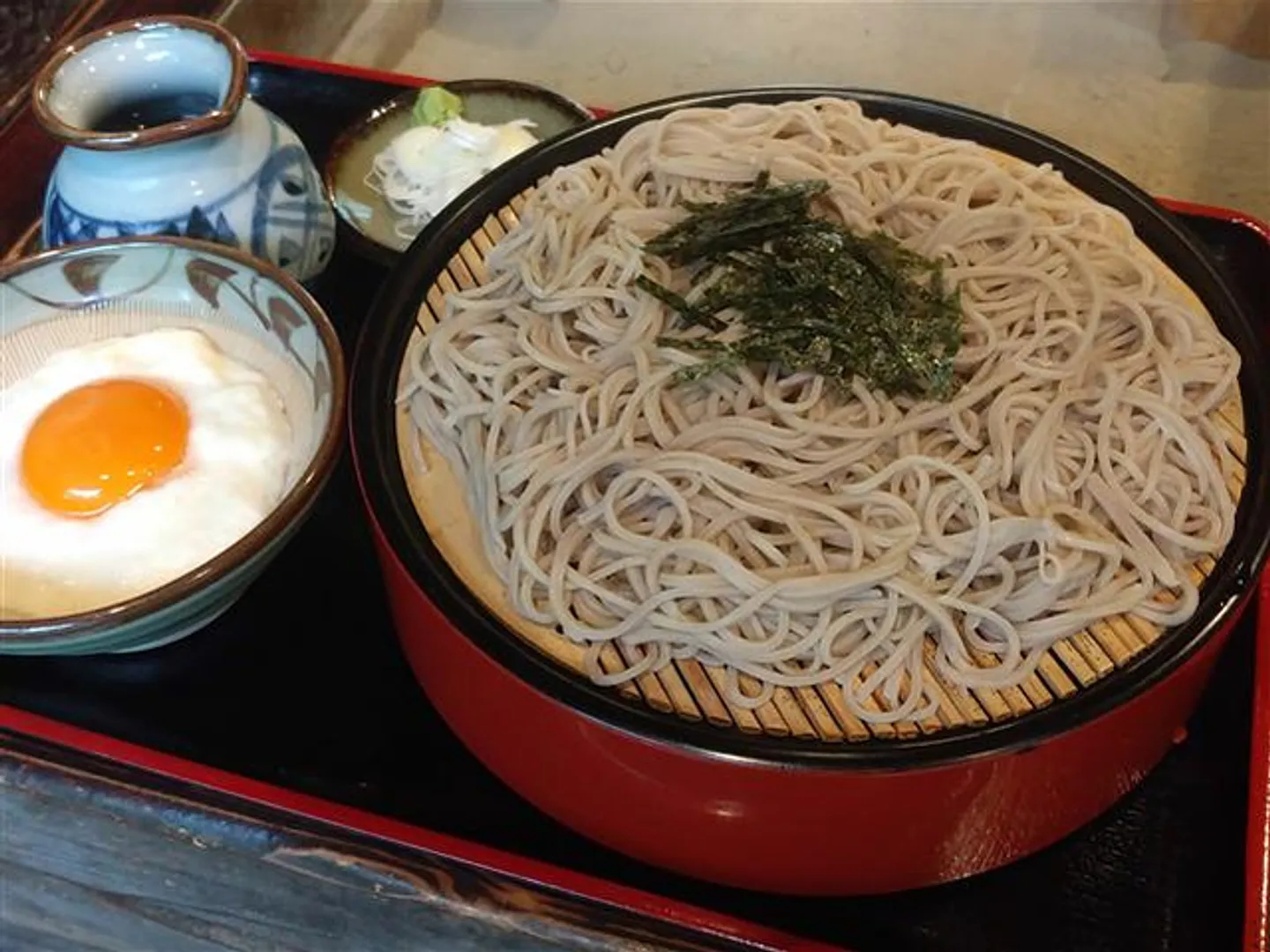 人気メニューざるとろ