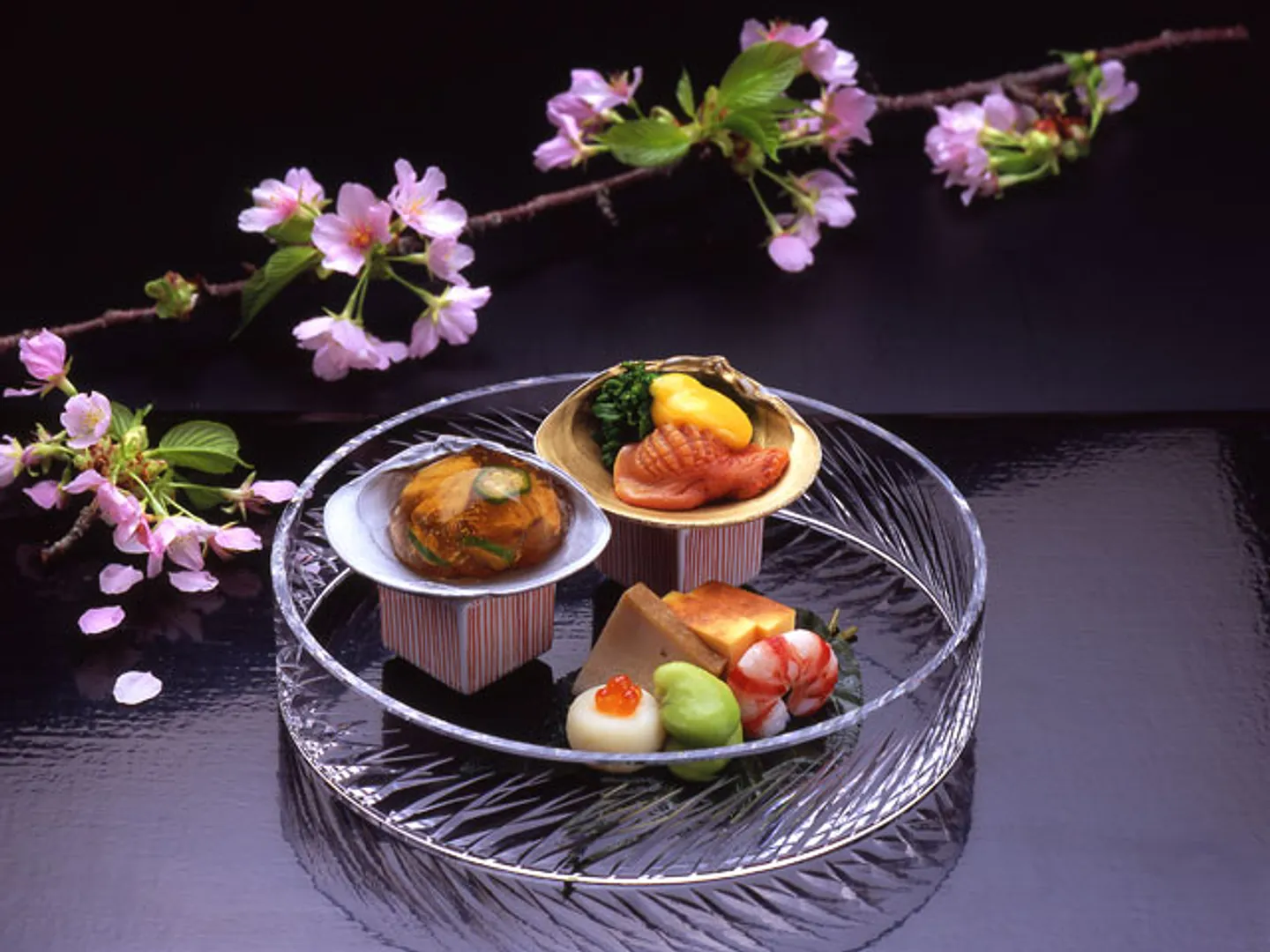 旬の食材を使用した月替わりの懐石料理