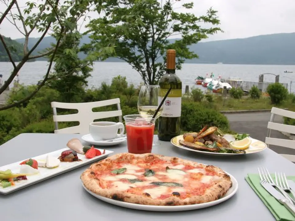 本場の味ナポリピッツァは大人気