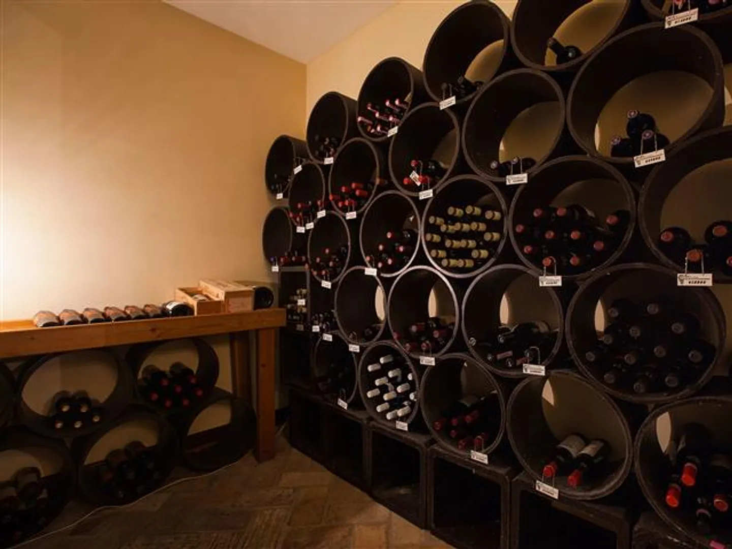 地下ワインセラー