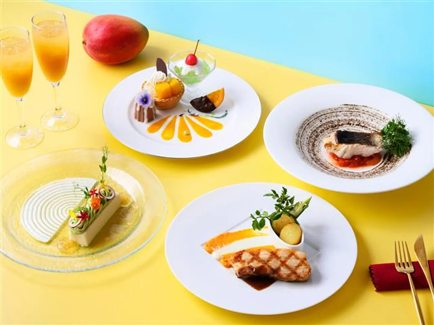 シェフこだわりのコース料理やアフタヌーンティーなどのプランも充実