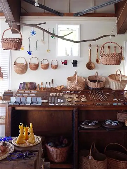 バルト三国で直接買い付けたぬくもりある手仕事