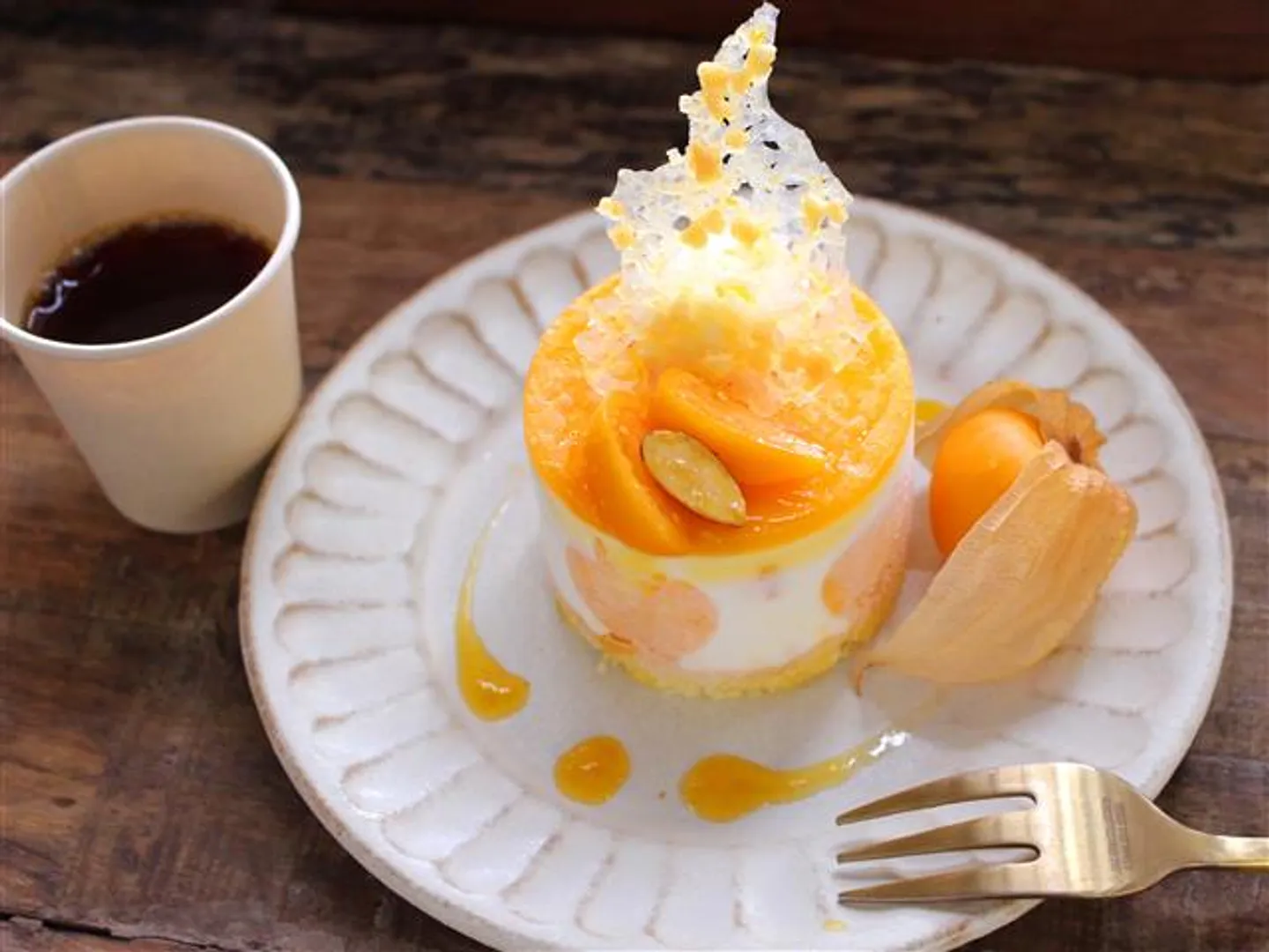 秋のスペシャルメニュー「ポハベリーの小さなアイスケーキ」オーガニックアッサムティー付(季節で変更)