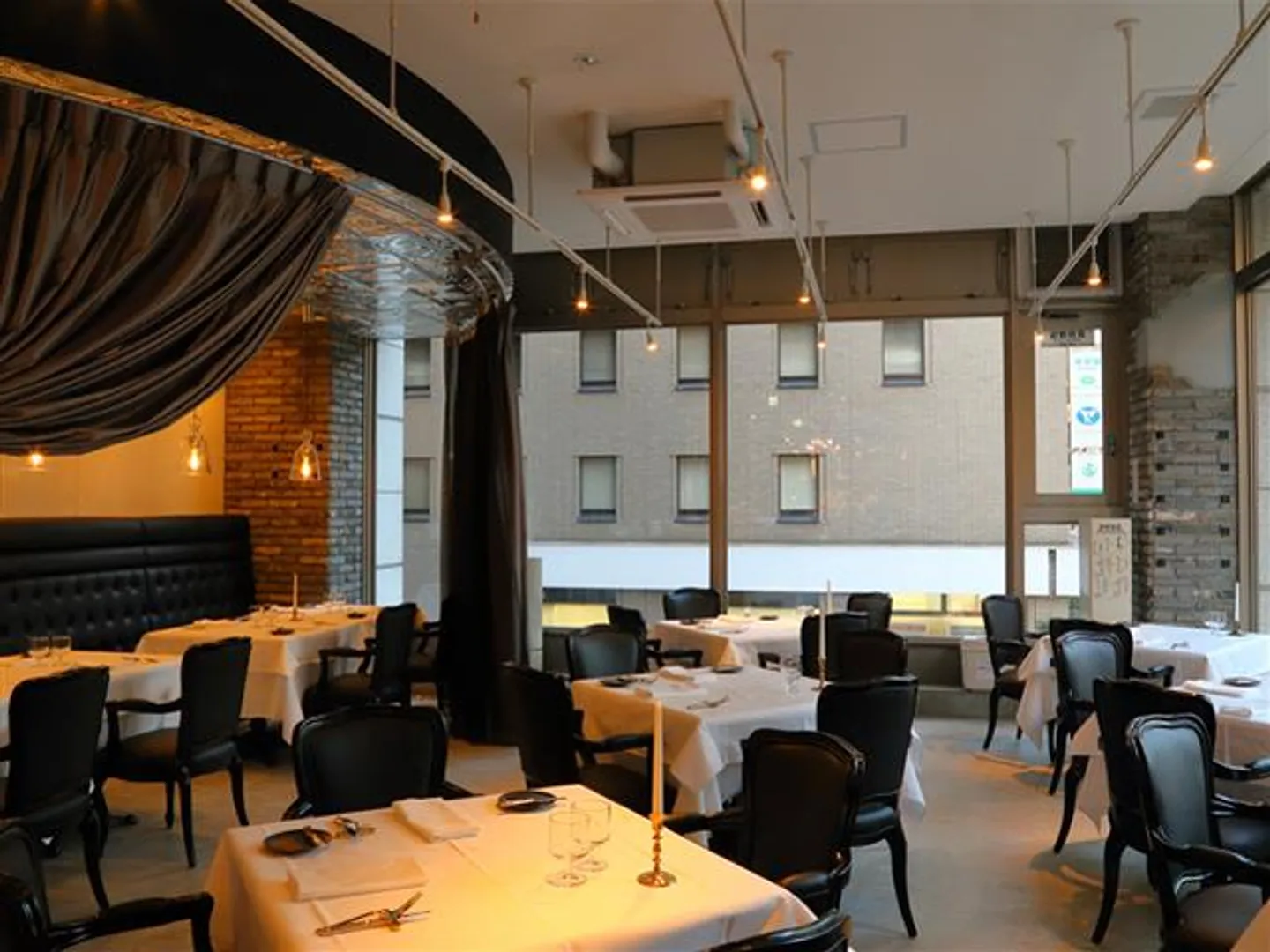 レストランアルティザン店内イメージ