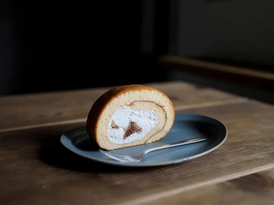 ブルーチーズとイチジクのロールケーキ