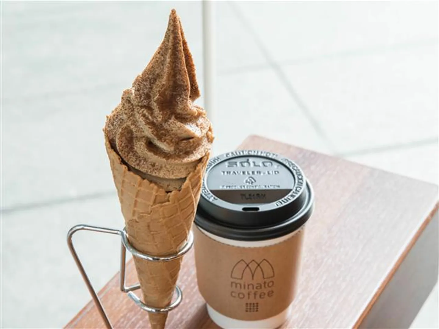 モカソフトとコーヒー