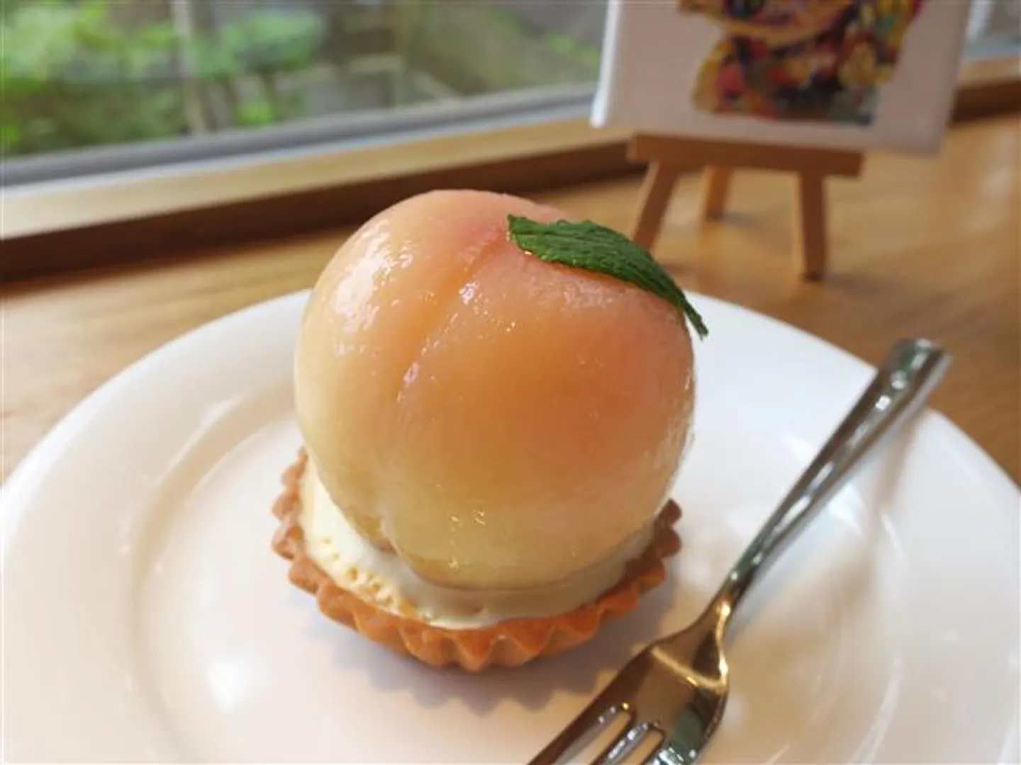 夏の季節限定スイーツ「まあるいピーチタルト」