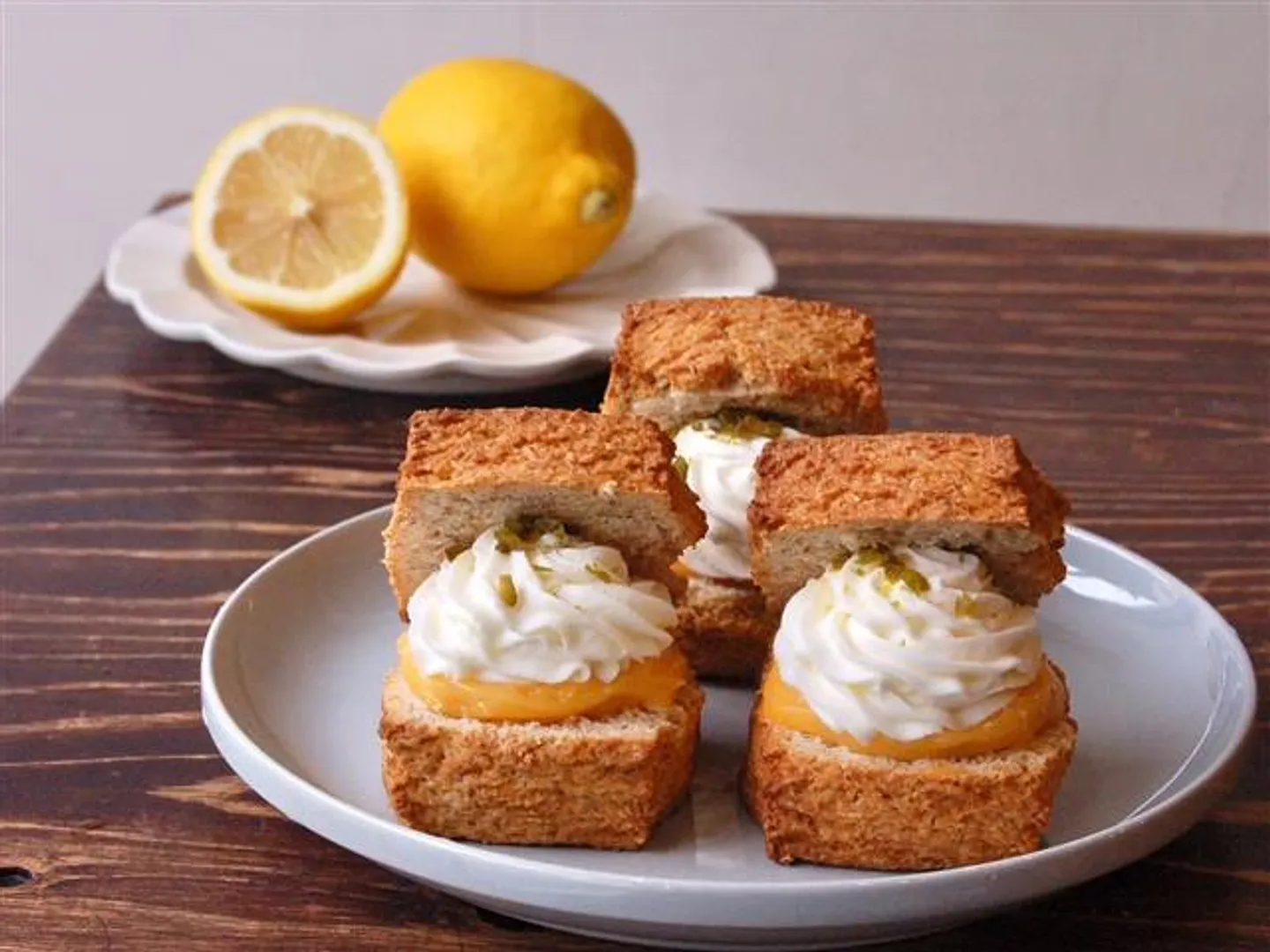 レモンのスコーンサンド