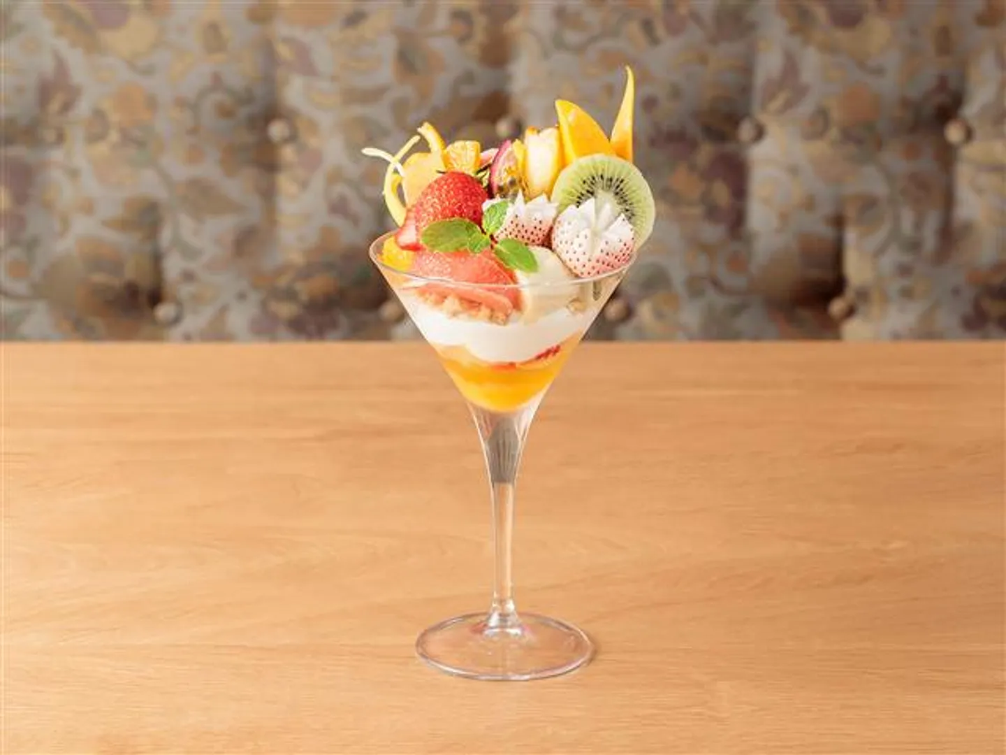 フルーツパフェ(季節により旬のフルーツに変更あり)