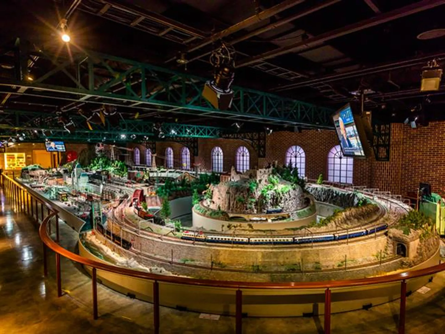 室内の1番ゲージジオラマとして世界最大級の「いちばんテツモパーク」