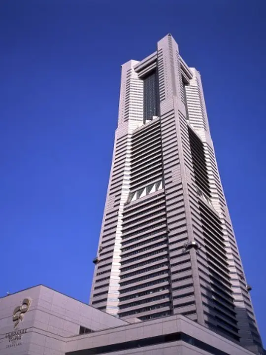 みなとみらいのシンボル、横浜ランドマークタワー