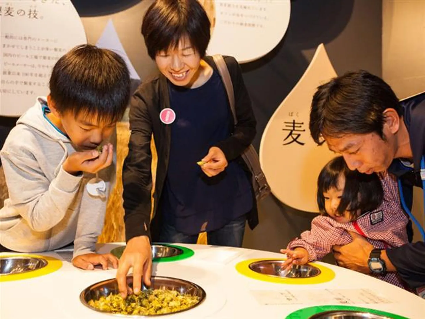 試飲の様子(イメージ)